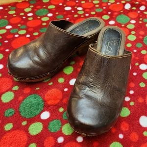 Dark Brown Sbicca Clogs With Antiqued Bronze Studs Size 6.5 - 7
